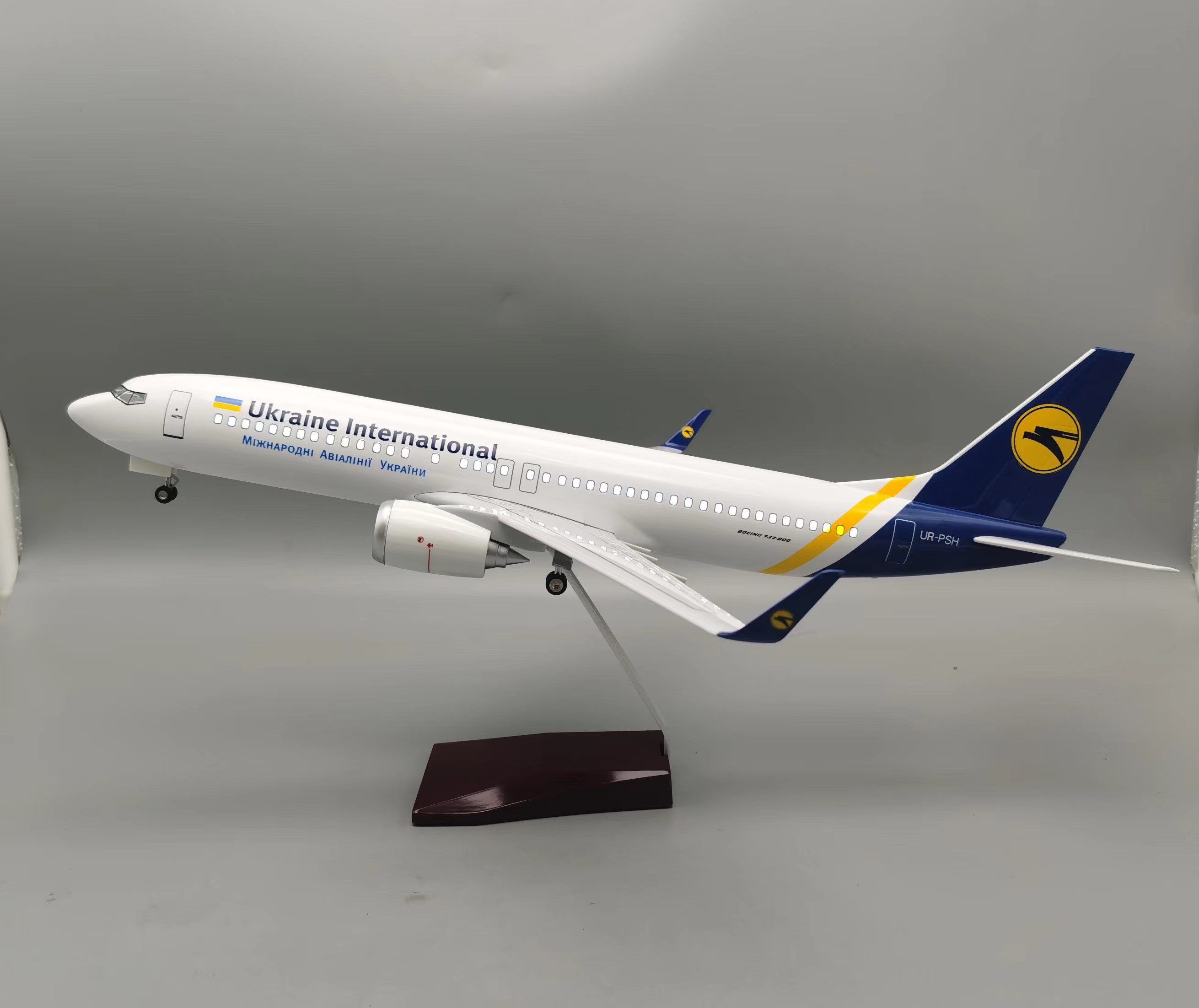 Model Kit Ukraine - 1/85 Large Scale Ukraine B737 Diecast