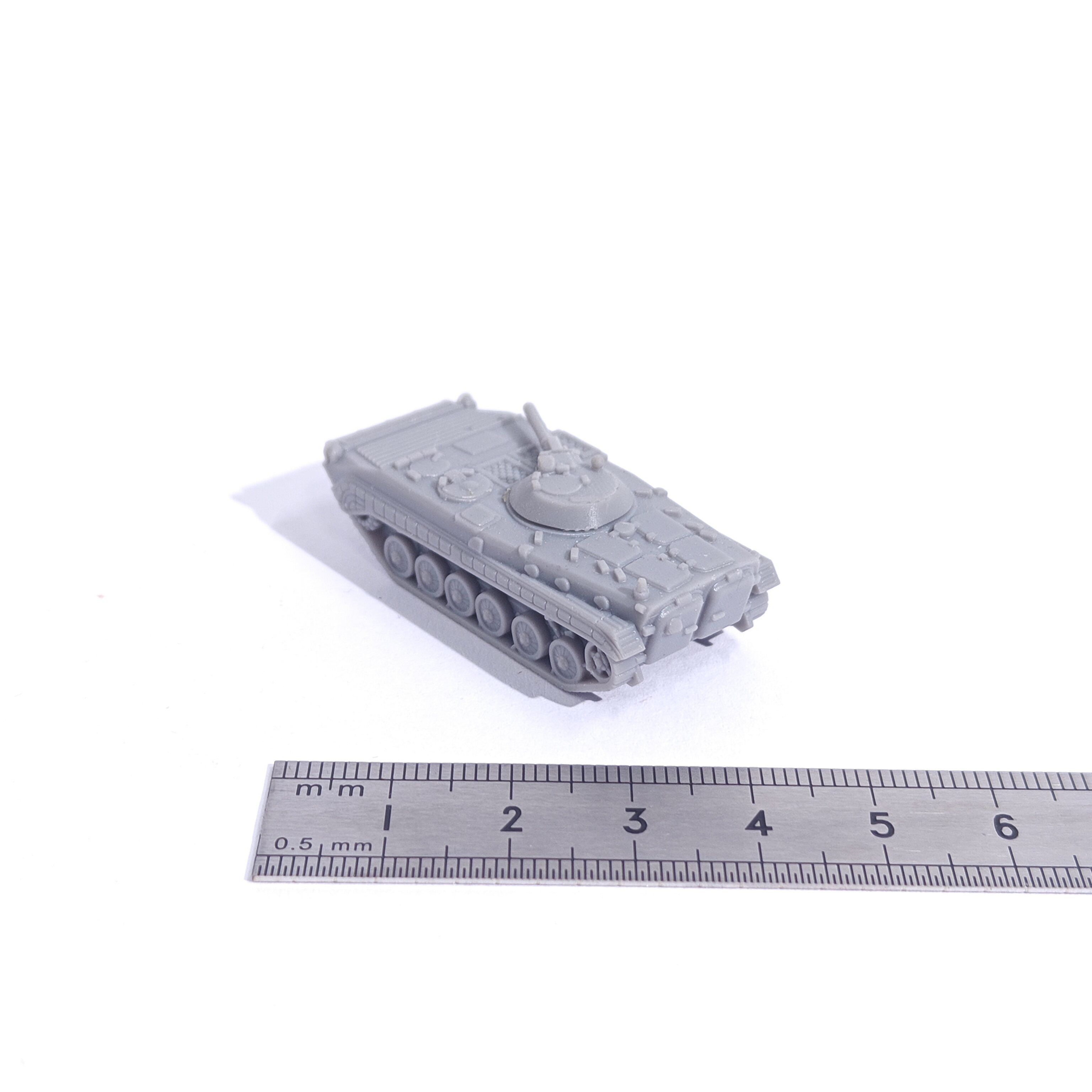 Model Kit Walmart - 1/144 Scale BMP-1 infantry fighting vehicle