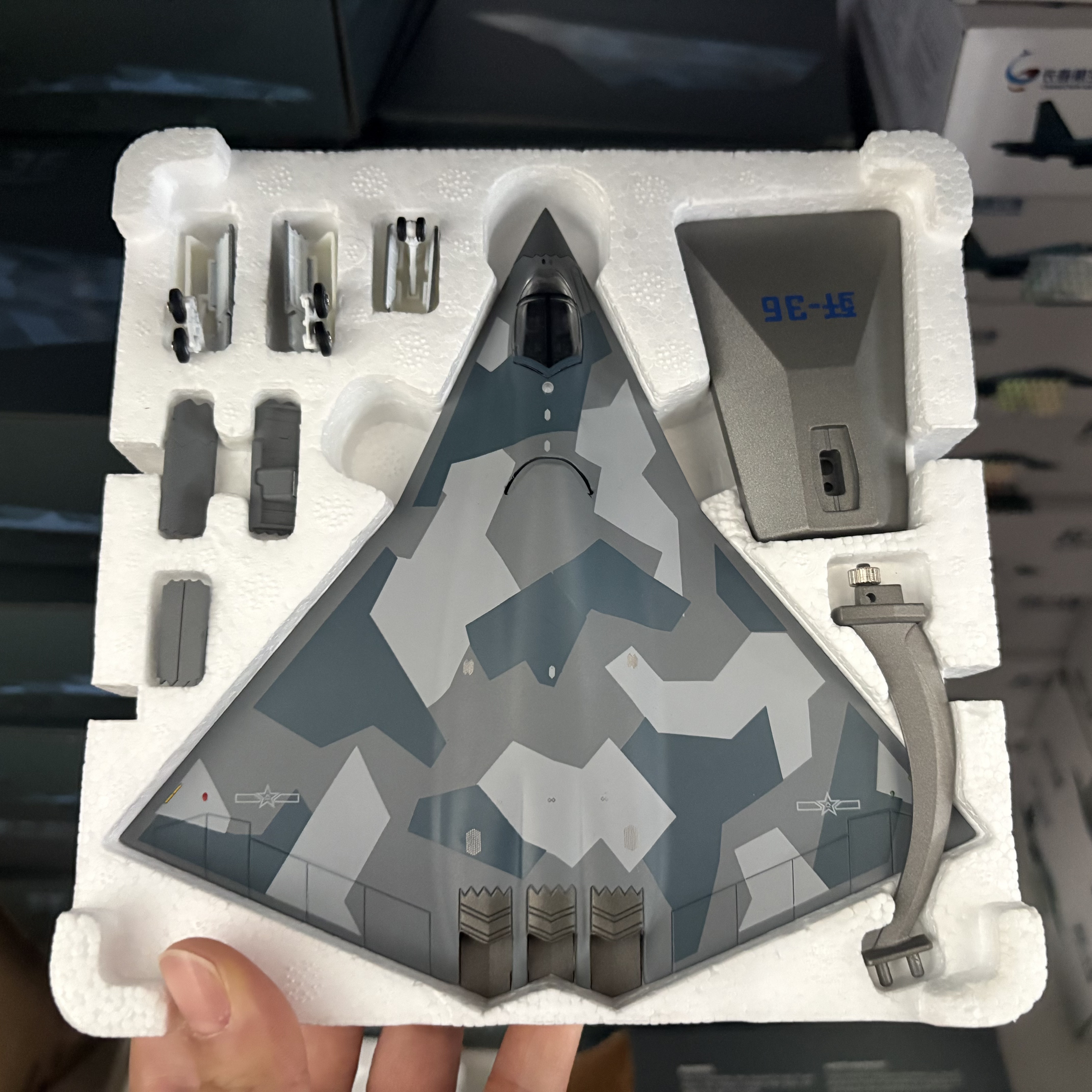 1/144 J-36 Chinese 6th Generat - đánh giá và giá Model Kit Jet