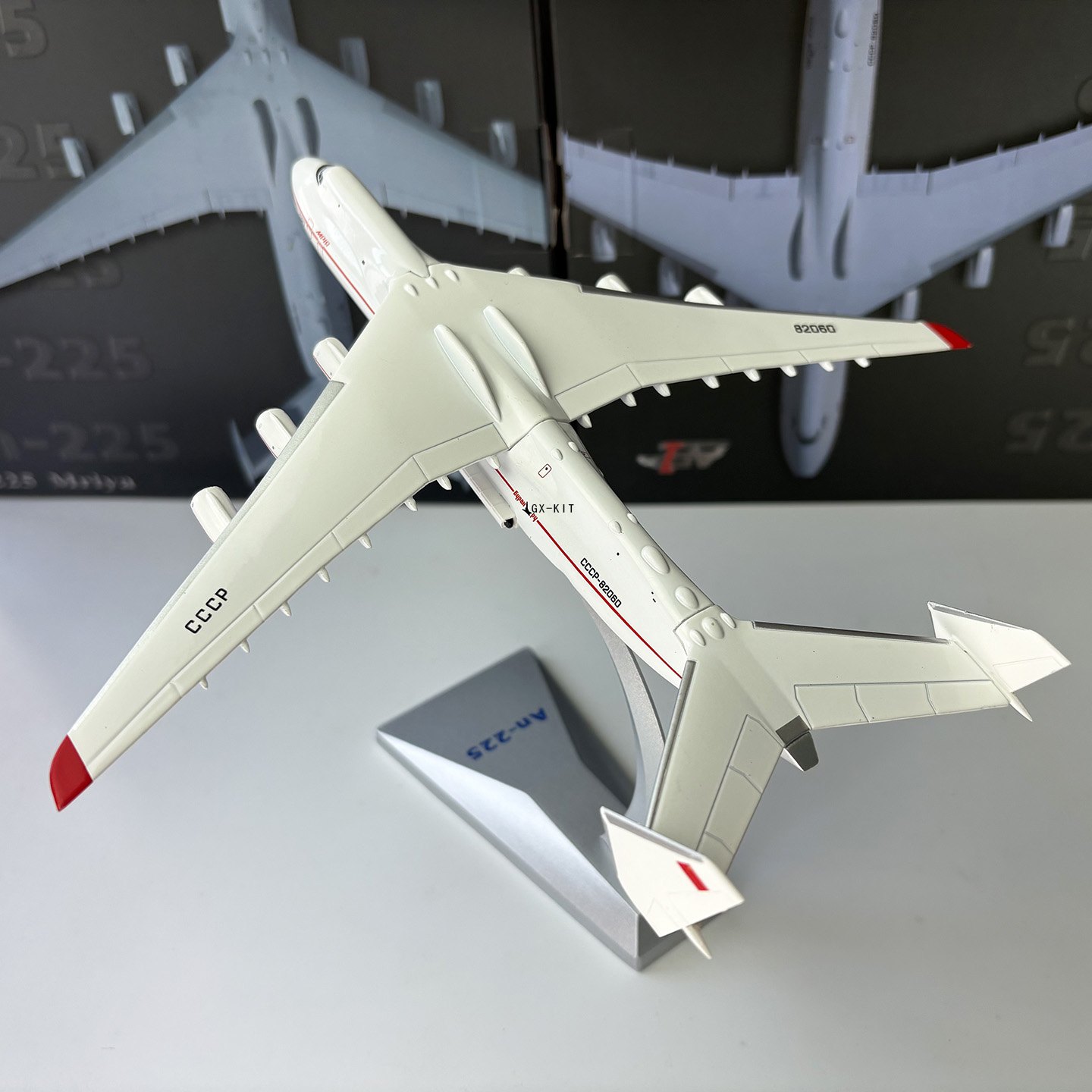 1/400 Scale AN225 Heavy Transp - đánh giá và giá Model Kit Ukraine