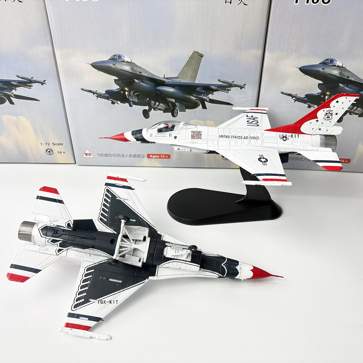 1/72 Scale U.S. Air Force F-16 - đánh giá và giá Model Kit Jet