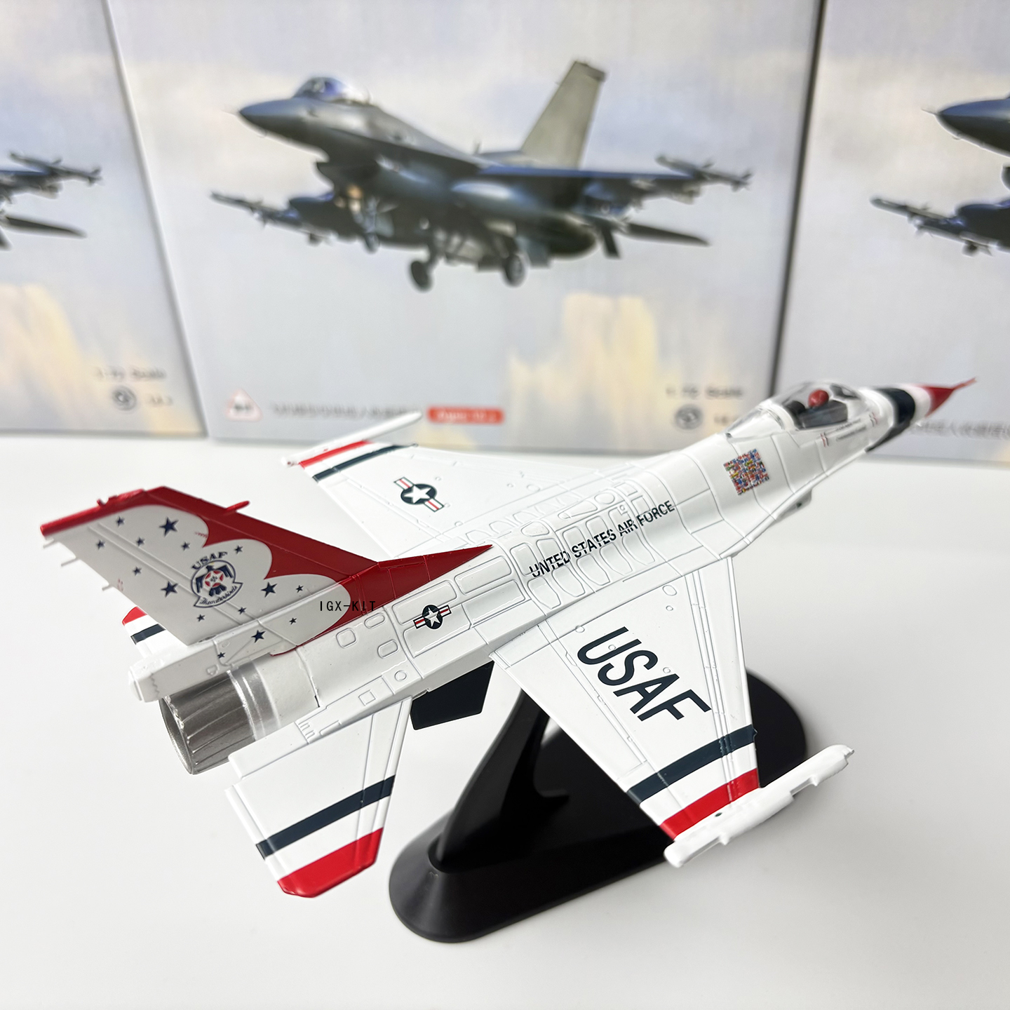 1/72 Scale U.S. Air Force F-16 - đánh giá và giá Model Kit Jet