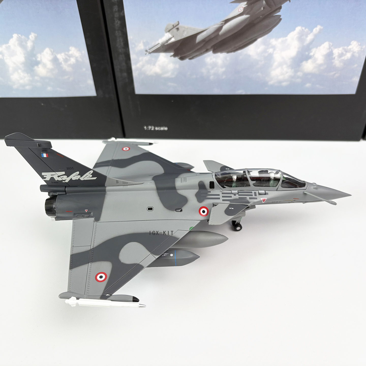 1/72 Scale French Air Force Ra - đánh giá và giá Model Kit Jet